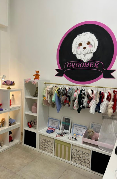 Groomer