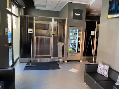 Lavaggio Self Service per i cani aperto 24H per i tesserati, Toelettatura professionale, ossigenoterapia, negozio